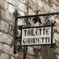 Scusi, dov’è il bagno?